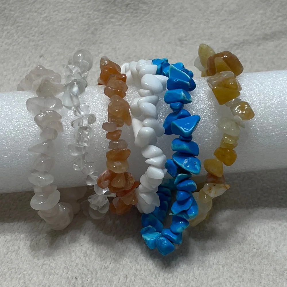 2/$15 Lot of Six Natural Stone Bracelets - Picture 2 of 2